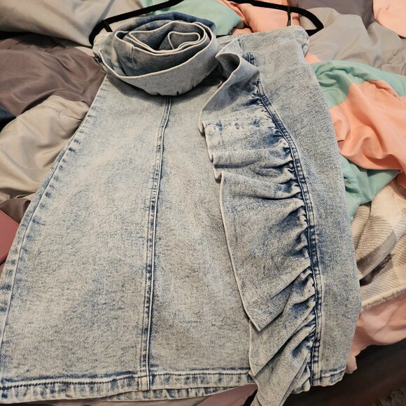 Rosette Denim Mini Dress - Picture 5 of 6